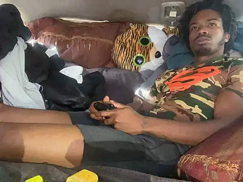 SlimeCrownzOut5's cam snapshot