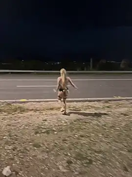 AlyssaFoxx_'s cam snapshot