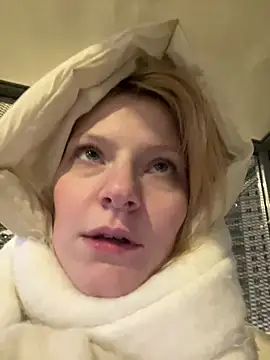 MaryHiggins live sex cam