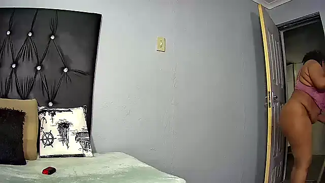 SweetandNaughty22's cam snapshot