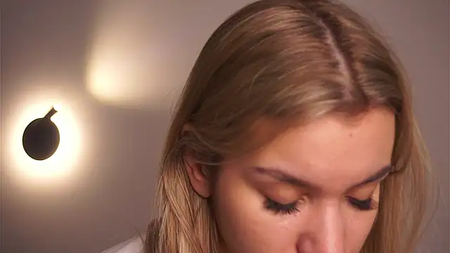 BrynnHolverson's cam snapshot