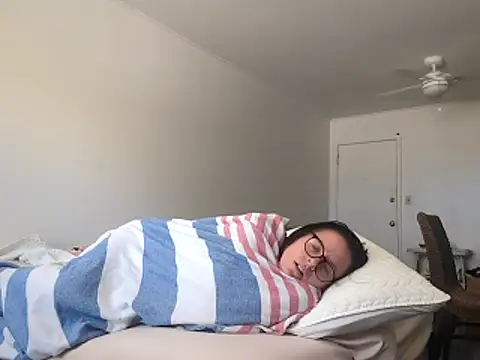 Erikaz2025's cam snapshot