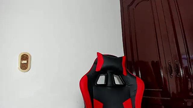 Hot_play18's cam snapshot