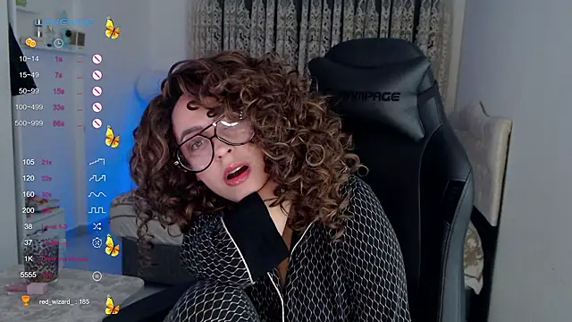 _Just_a_queen_3's cam snapshot