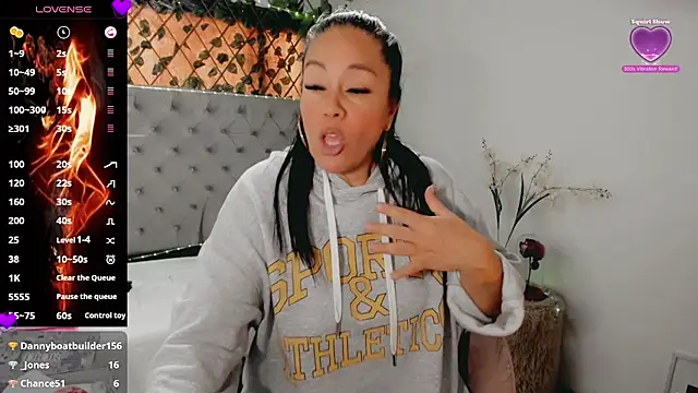 j_lovee's cam snapshot