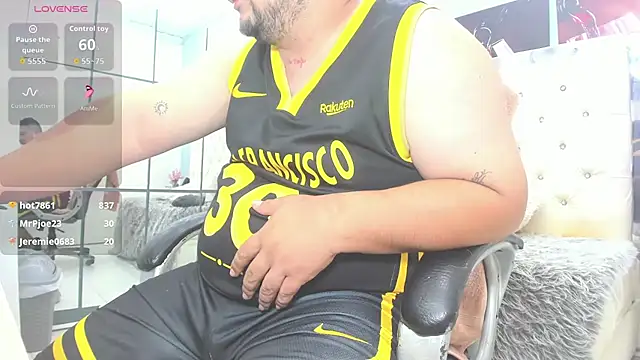 oso_dirty_'s cam snapshot