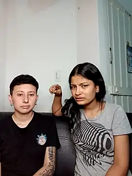 Mei_and_Gaby's cam snapshot