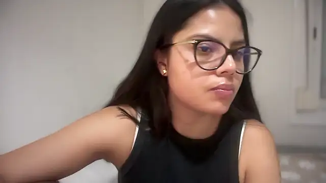 naughty__alexia's cam snapshot