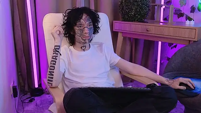 em0_b0y live sex cam