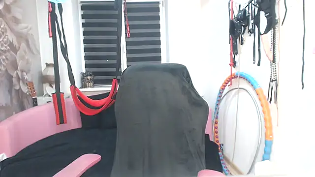 MISSwithDOLLS's cam snapshot