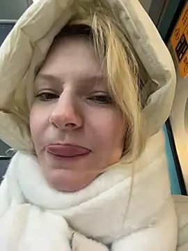 MaryHiggins's cam snapshot