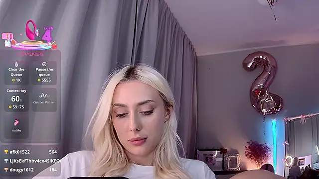 LoryWood's cam snapshot