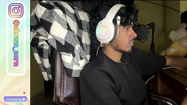 RavenKisses live sex cam