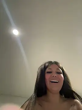 Alyshanon18 live sex cam