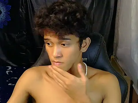 hugekenbigcock live sex cam