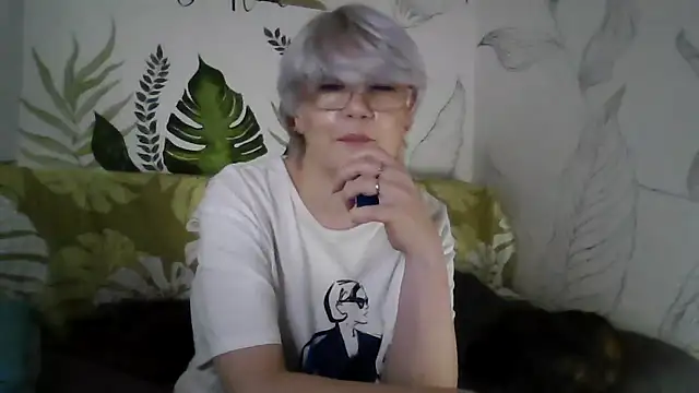 Catty_Lady's cam snapshot