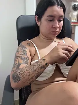 Pretty_Isadora's cam snapshot