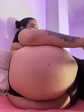 JuanitaMore01's cam snapshot