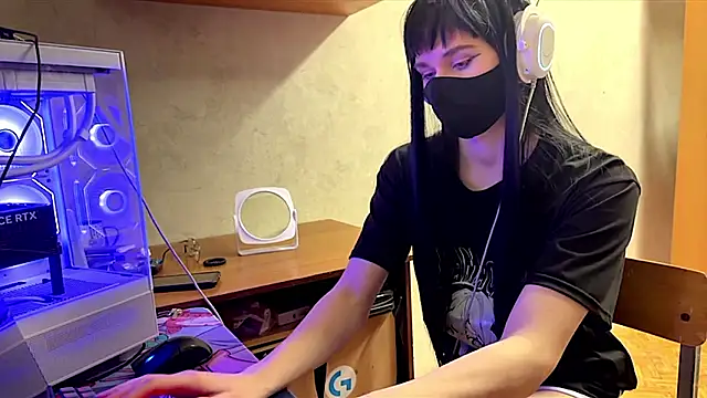 Akim_exe_UwU_femboy live sex cam