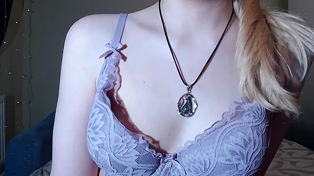 ErikysM live sex cam