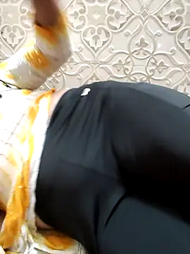 Indian-Nazia's cam snapshot