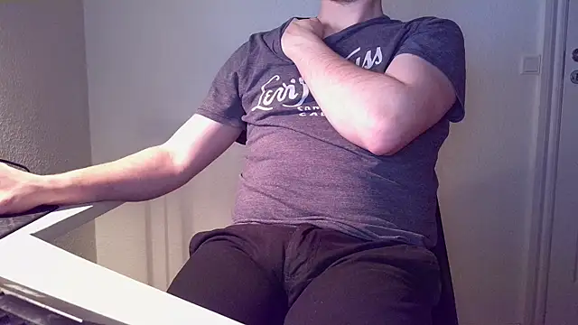 Clamshive777's cam snapshot