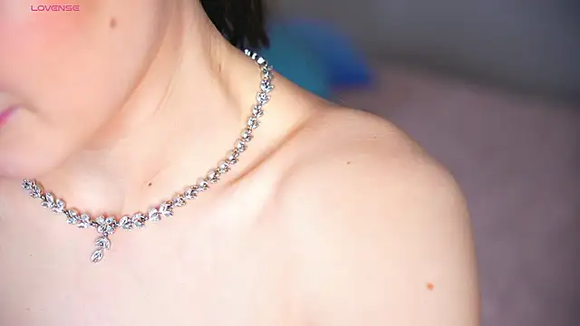 Emily_Cesoni's cam snapshot