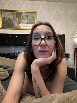 Emilia_Mausi live sex cam