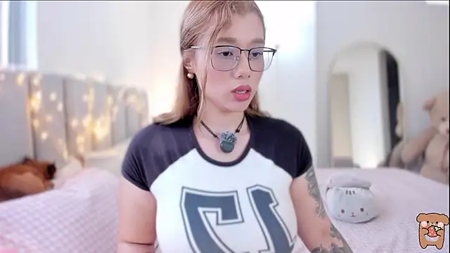 Foxxy222_'s cam snapshot