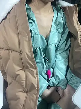 Mina048's cam snapshot