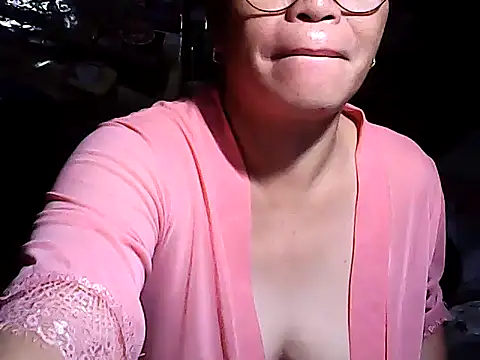 Adeline05's cam snapshot