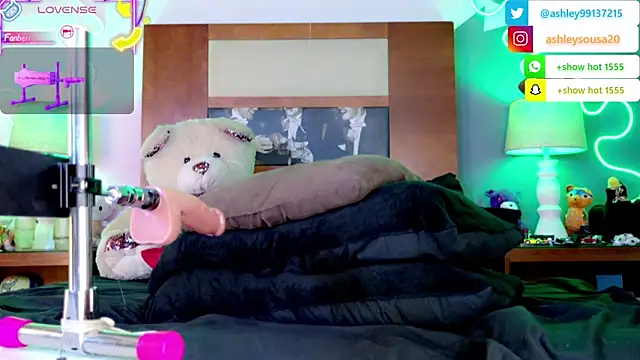 ashley_19xx's cam snapshot