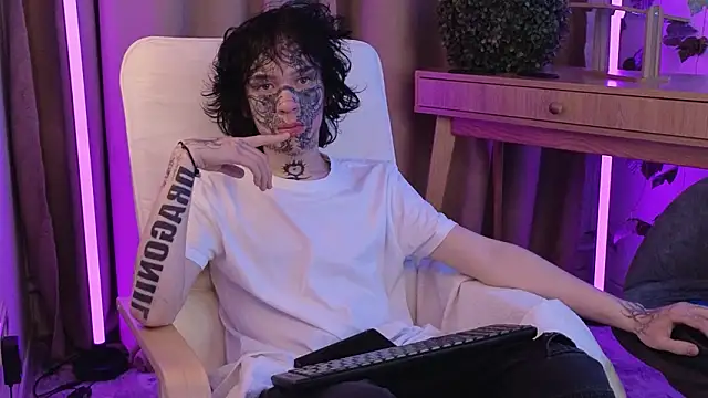 em0_b0y live sex cam