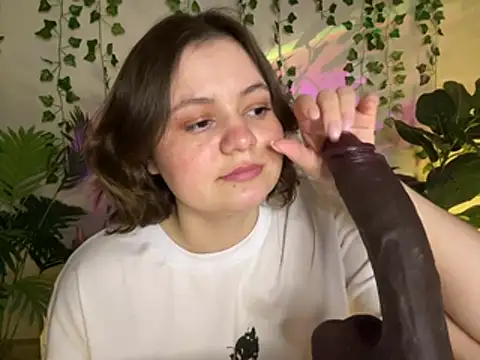 MoonIvy_'s cam snapshot