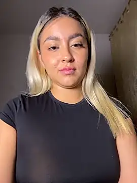 Elina_Hills's cam snapshot