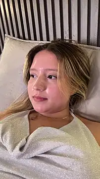 MiaPetit_'s cam snapshot