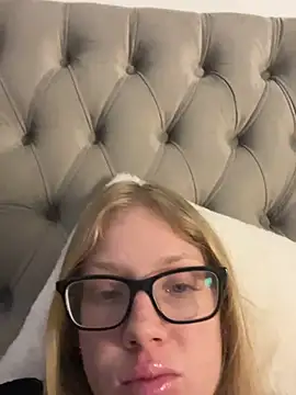 RosieLovexoxx's cam snapshot