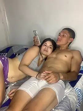 KarlyAndDavey's cam snapshot