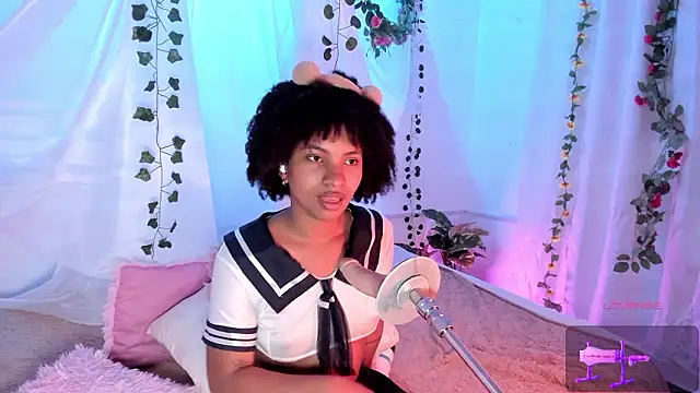 Lolalewis777's cam snapshot