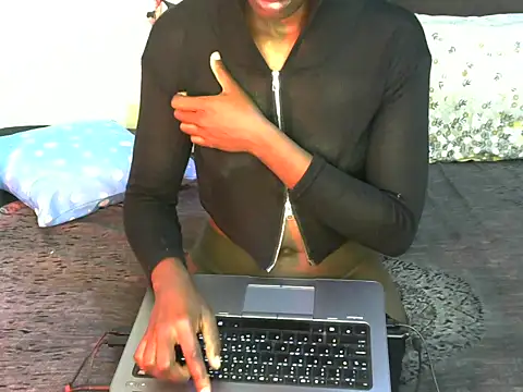 Bella_cute01's cam snapshot