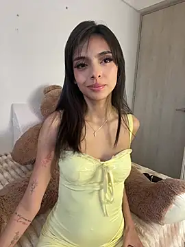 ZaraLuuv's cam snapshot