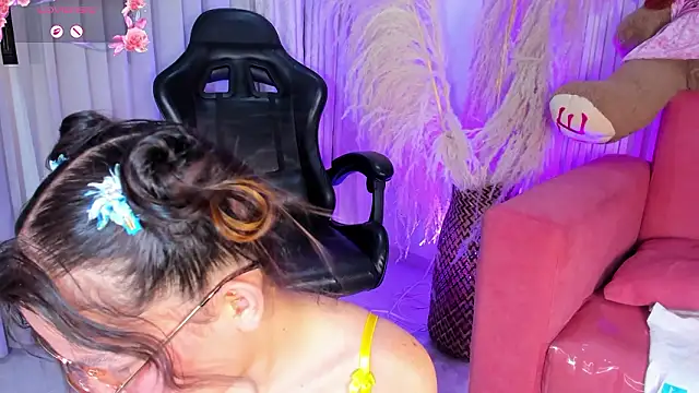 alejagarcia_'s cam snapshot