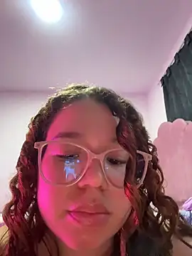 Lucyklein2022's cam snapshot