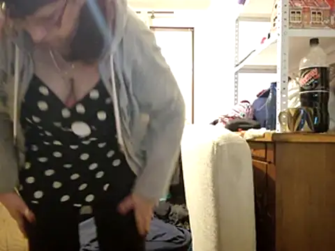 Samantha_Squirt@xh live sex cam