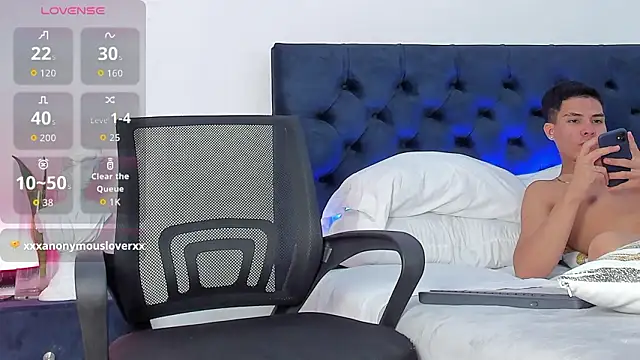 Marcus_Moreno live sex cam