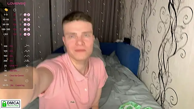 holy_eggs_02's cam snapshot