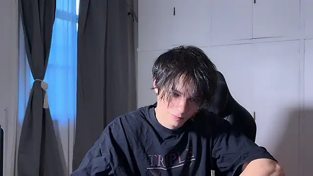 SasukeUhchiaa live sex cam