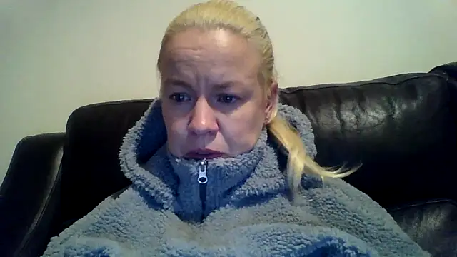 jennyblondeuk's cam snapshot