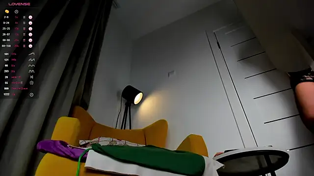 mira_robinsonnn's cam snapshot