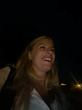 SophieVJ's cam snapshot